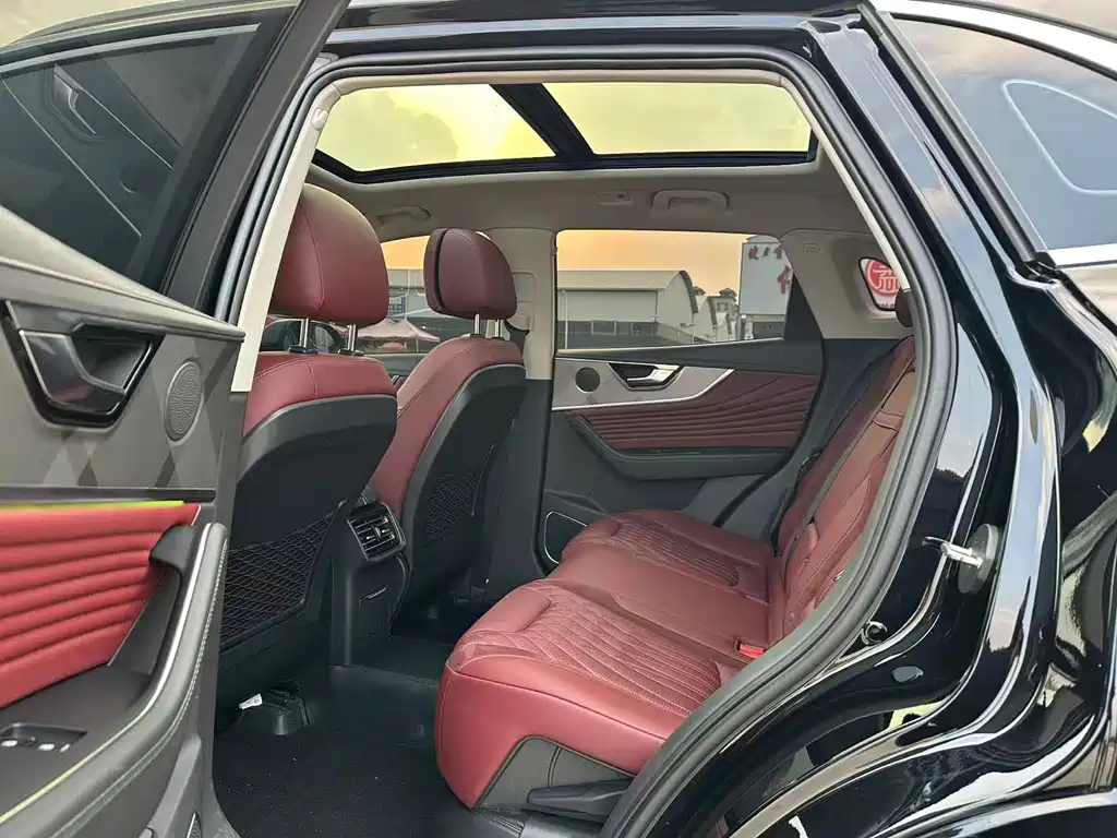 Hongqi HS5 2023 2.0T four-wheel drive Qixiang Pro version купить на сайте DeffCars