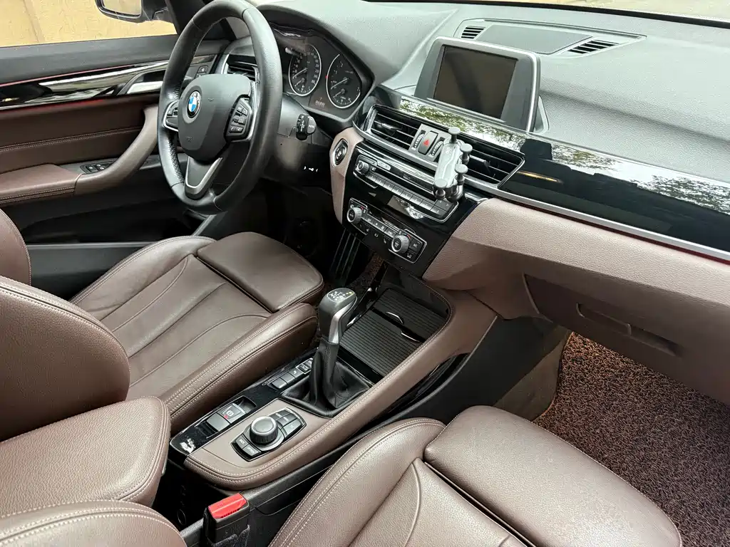 BMW X1 2018 sDrive18Li Exclusive Model купить на сайте DeffCars