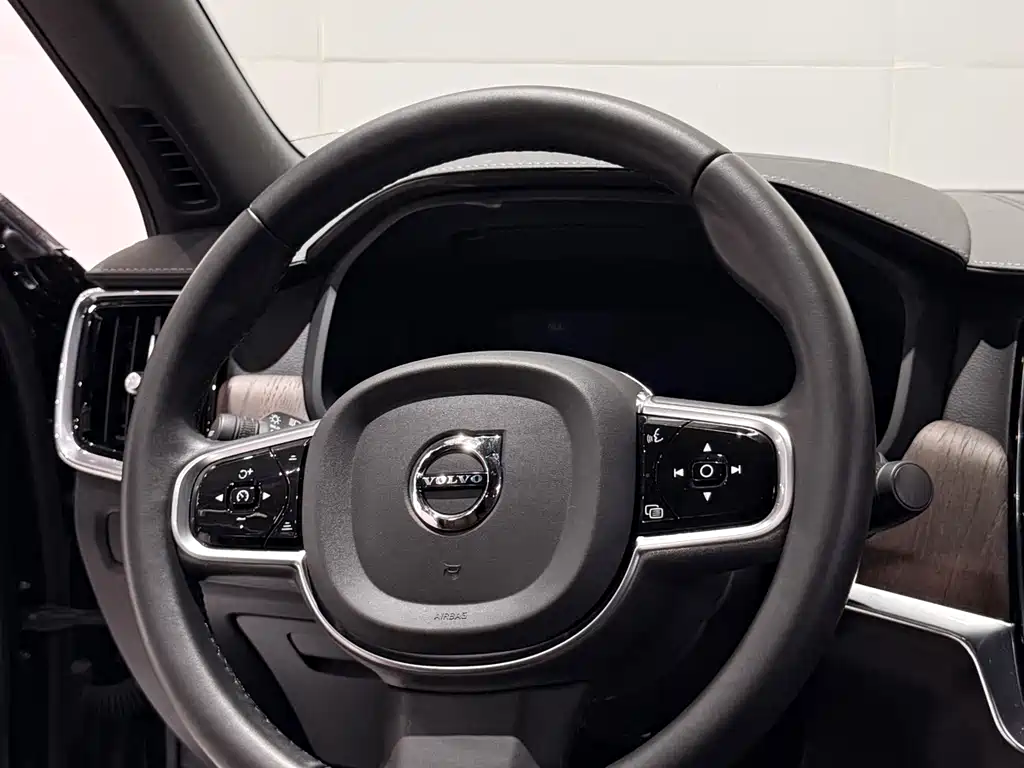 Volvo S90 2024 B5 Zhiyuan Luxury Edition купить на сайте DeffCars