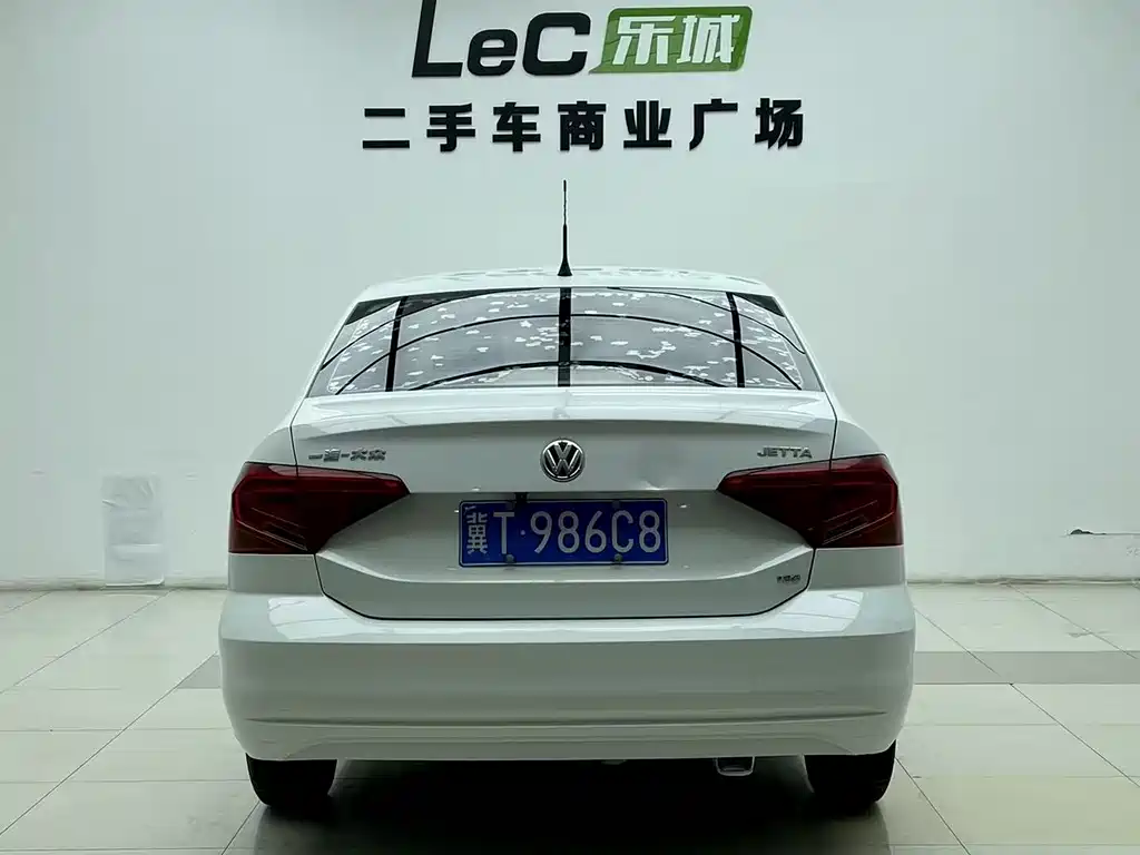 Jetta 2017 1.5L manual fashion model купить на сайте DeffCars