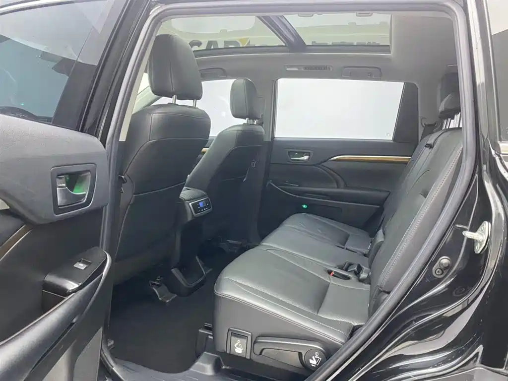 Highlander 2021 2.0T four-wheel drive luxury version 7 seats купить на сайте DeffCars