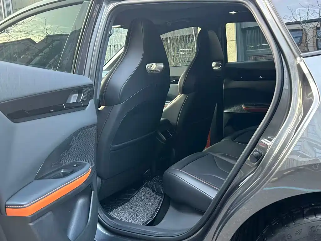 Changan UNI-V 2023 1.5T premium model купить на сайте DeffCars