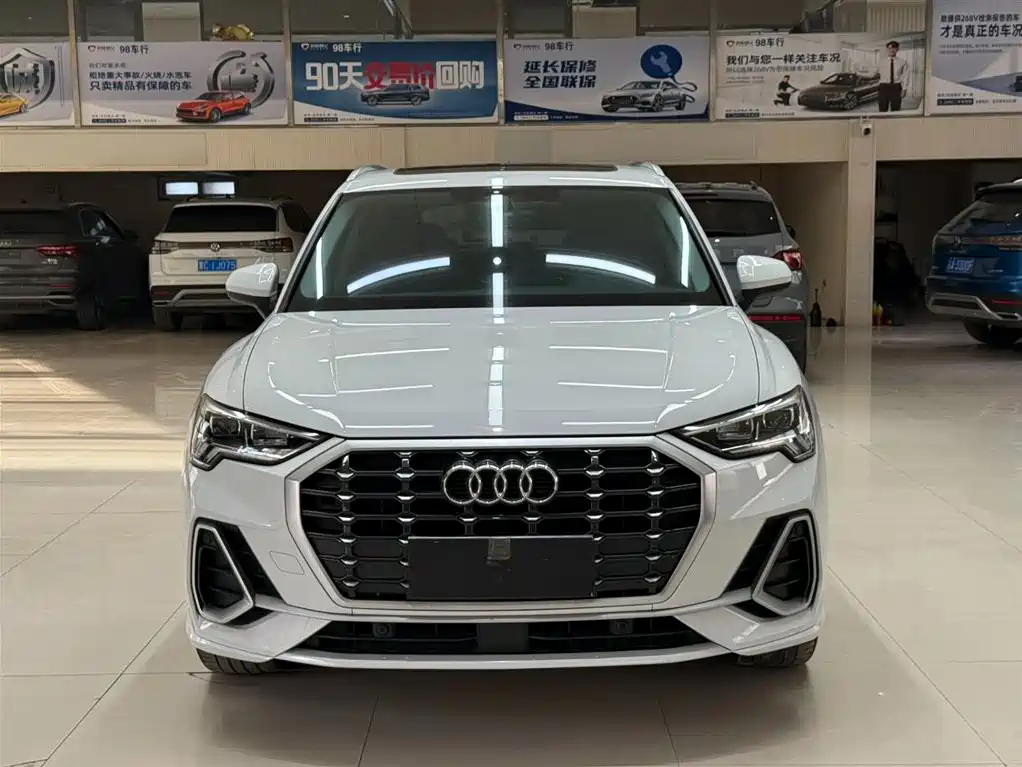 Audi Q3 2023 35 TFSI Fashionable and Dynamic (1.4T) купить на сайте DeffCars