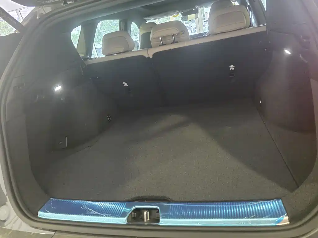 Volvo XC70 plug-in hybrid 2026 model four-wheel drive super long range Core купить на сайте DeffCars