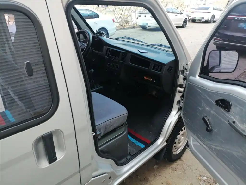 Wuling Zhiguang 2020 1.2L Practical National VI LSI купить на сайте DeffCars