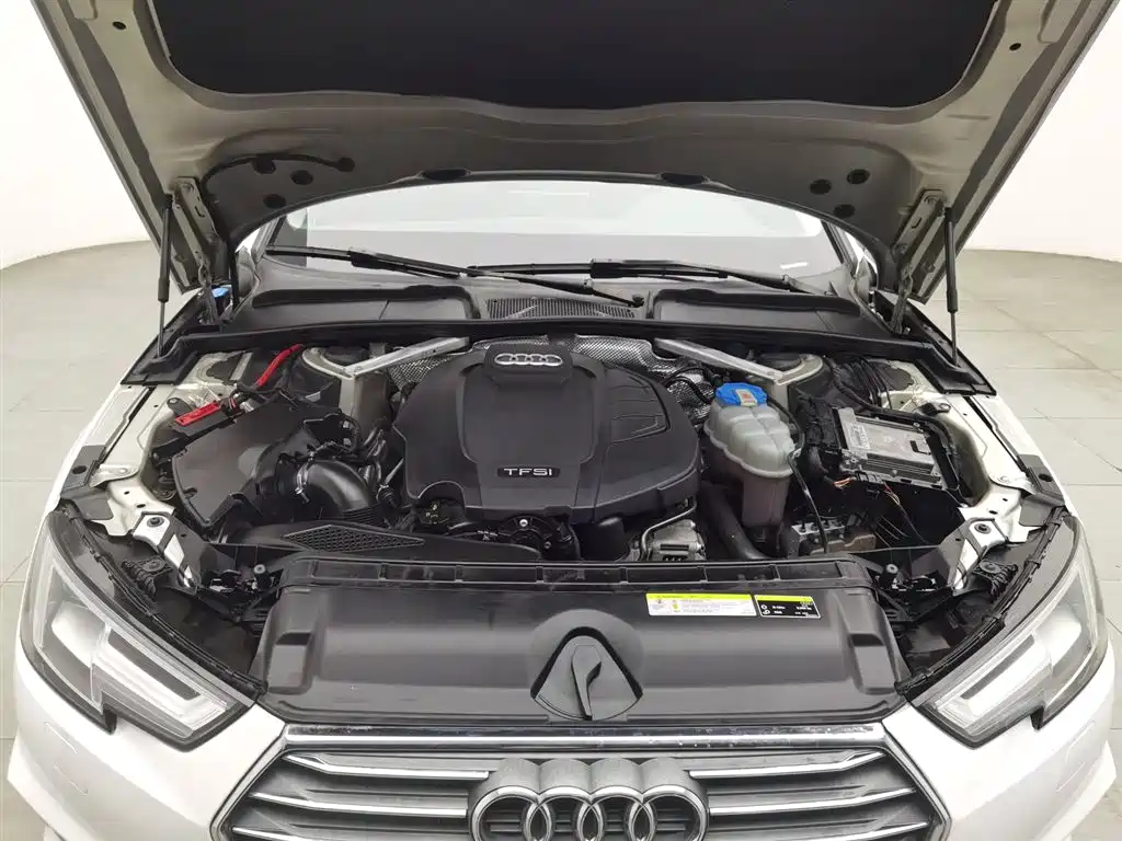 Audi A4L 2018 30th Anniversary Model 40 TFSI Fashion Model купить на сайте DeffCars
