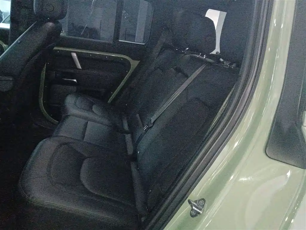 Land Rover Defender 2023 110 3.0T P400 75th Anniversary Legend Edition купить на сайте DeffCars