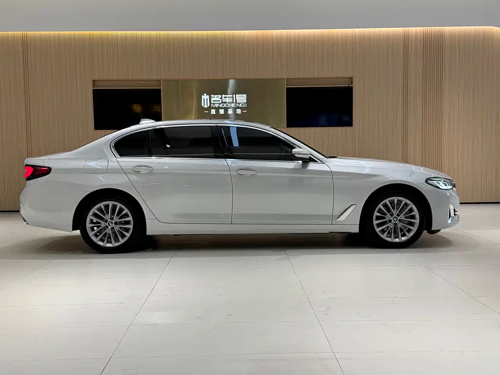 BMW 5 Series 2022 525Li Luxury Package купить на сайте DeffCars