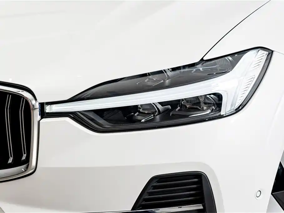 Volvo XC60 plug-in hybrid 2025 plug-in hybrid long-range four-wheel drive Zhiya luxury version купить на сайте DeffCars