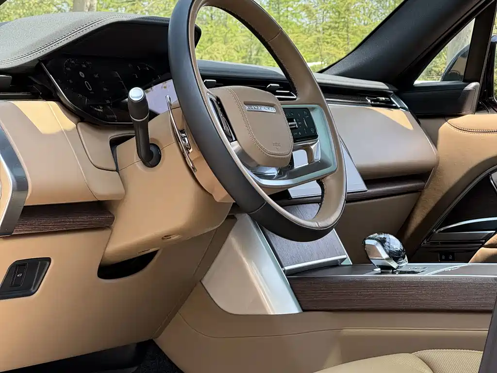 Range Rover 2024 3.0 L6 400PS Genesis Extended Edition купить на сайте DeffCars