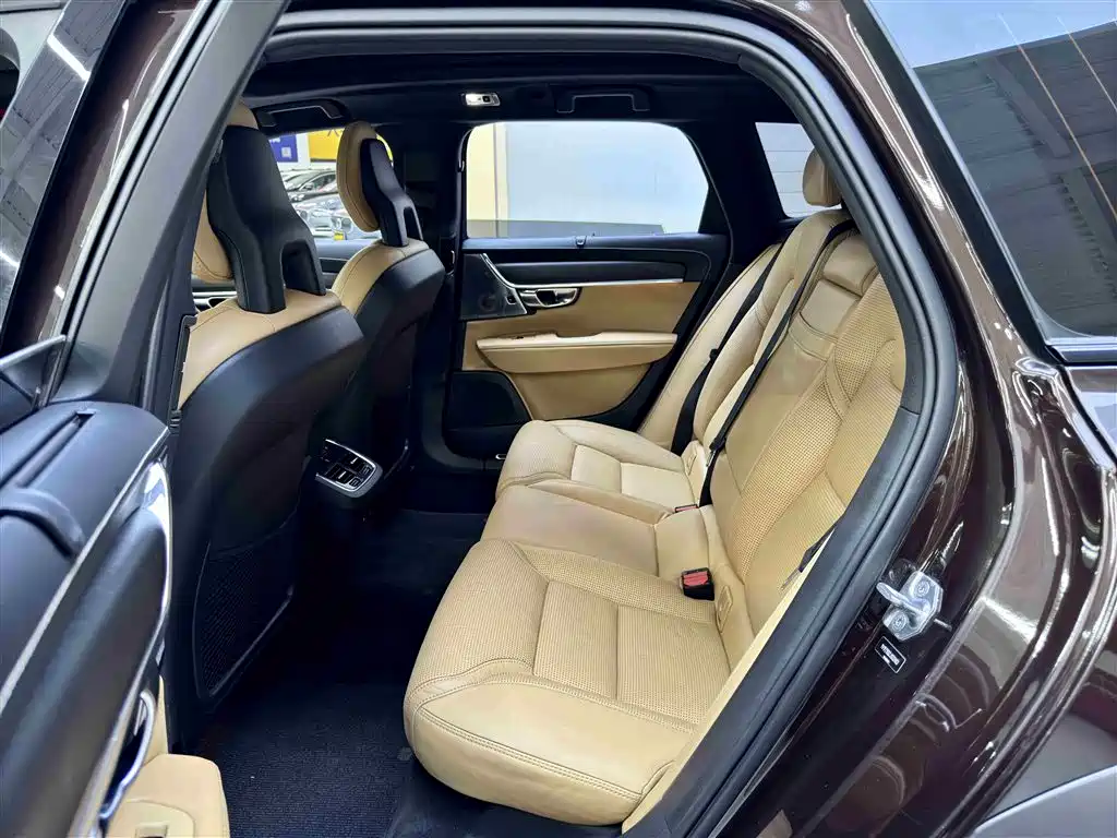 Volvo V90 2017 Cross Country T5 AWD Smart Edition купить на сайте DeffCars