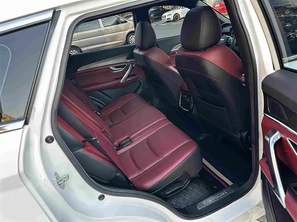 Jietu X70 PLUS 2023 model 1.5T DCT Ziqiang PRO 5 seats купить на сайте DeffCars