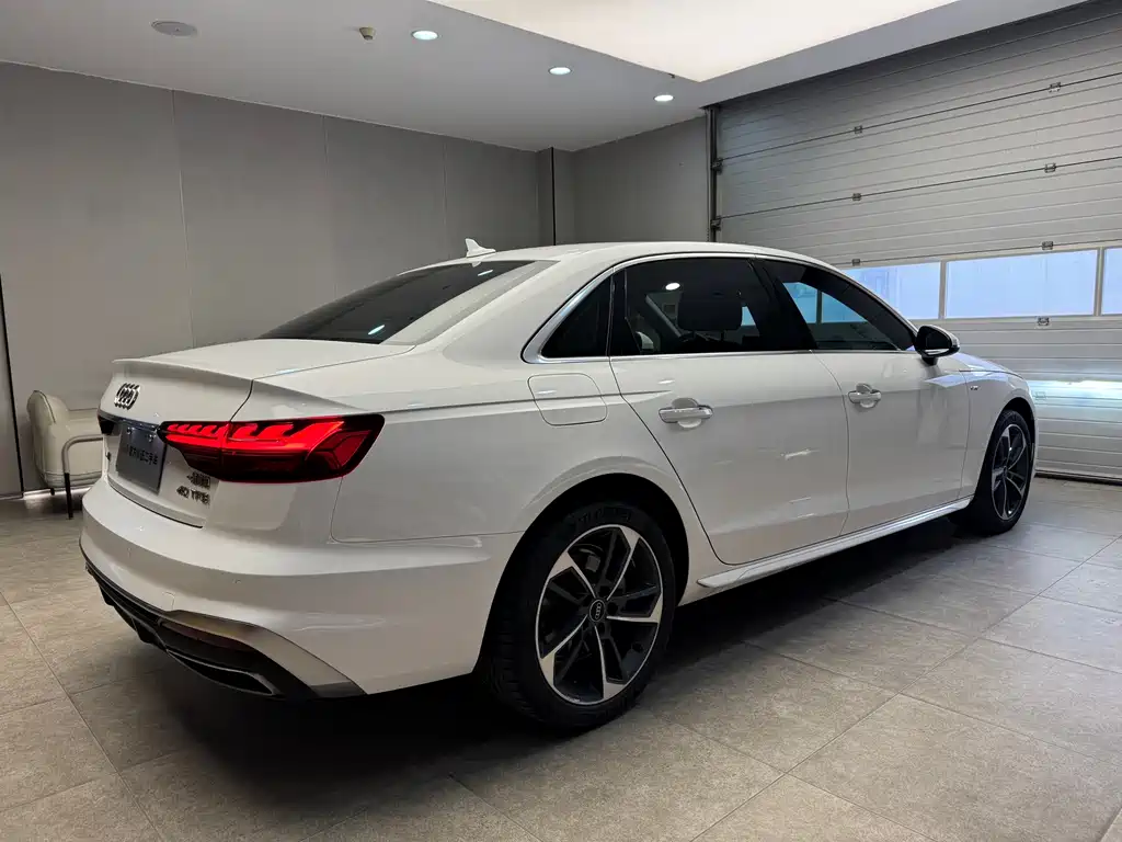 Audi A4L 2022 40 TFSI Fashionable and Dynamic купить на сайте DeffCars