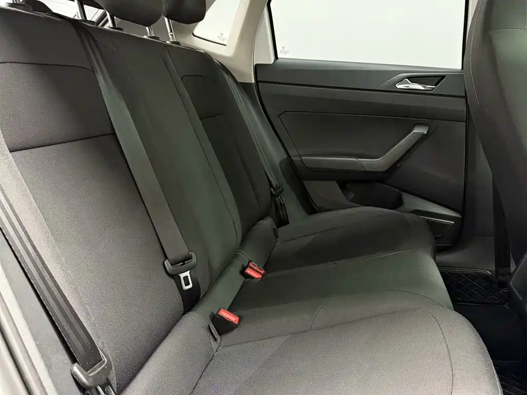 Polo 2023 Plus 1.5L Automatic Panoramic Enjoyment Edition купить на сайте DeffCars