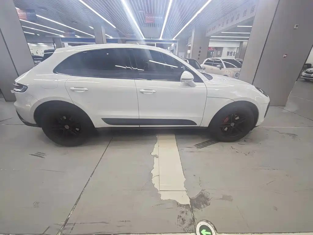 Macan 2023 2.0T купить на сайте DeffCars