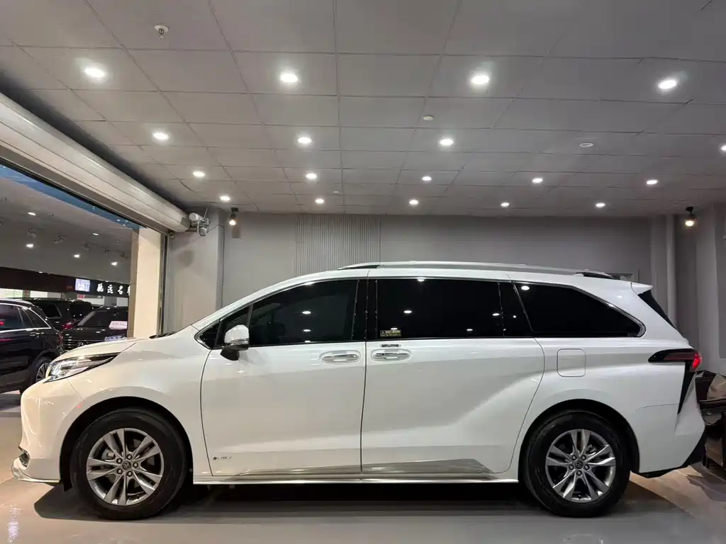 SIENNA 2024 2.5L Hybrid Comfort Edition купить на сайте DeffCars