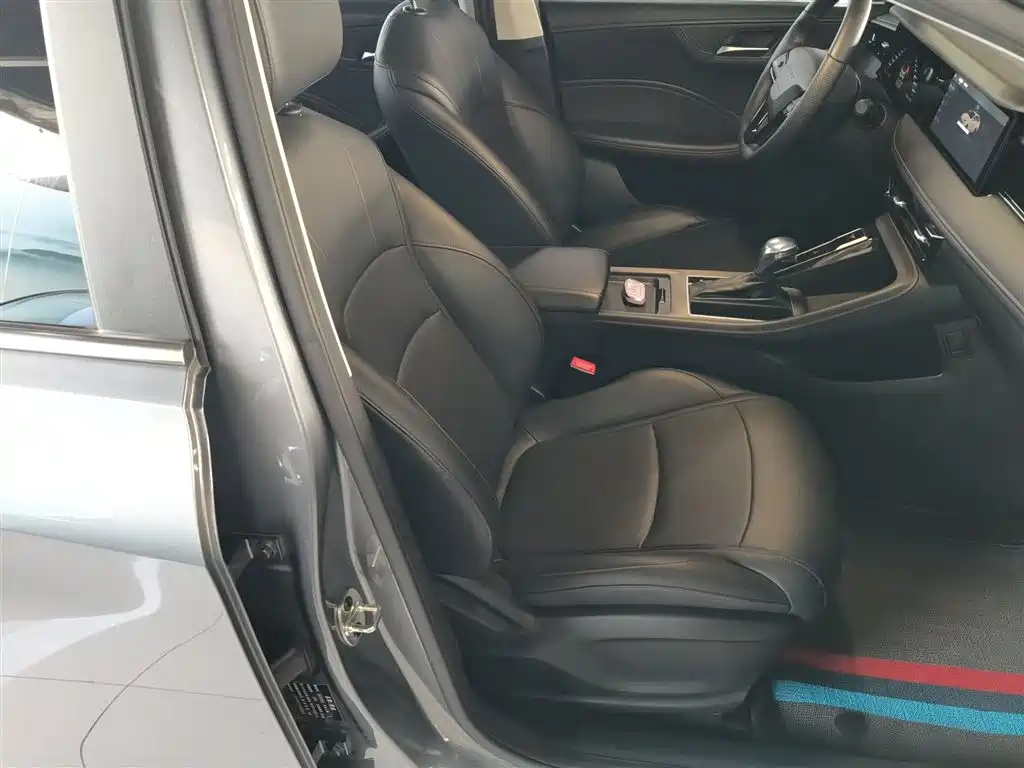 Roewe i5 2023 1.5L CVT Premium Edition купить на сайте DeffCars