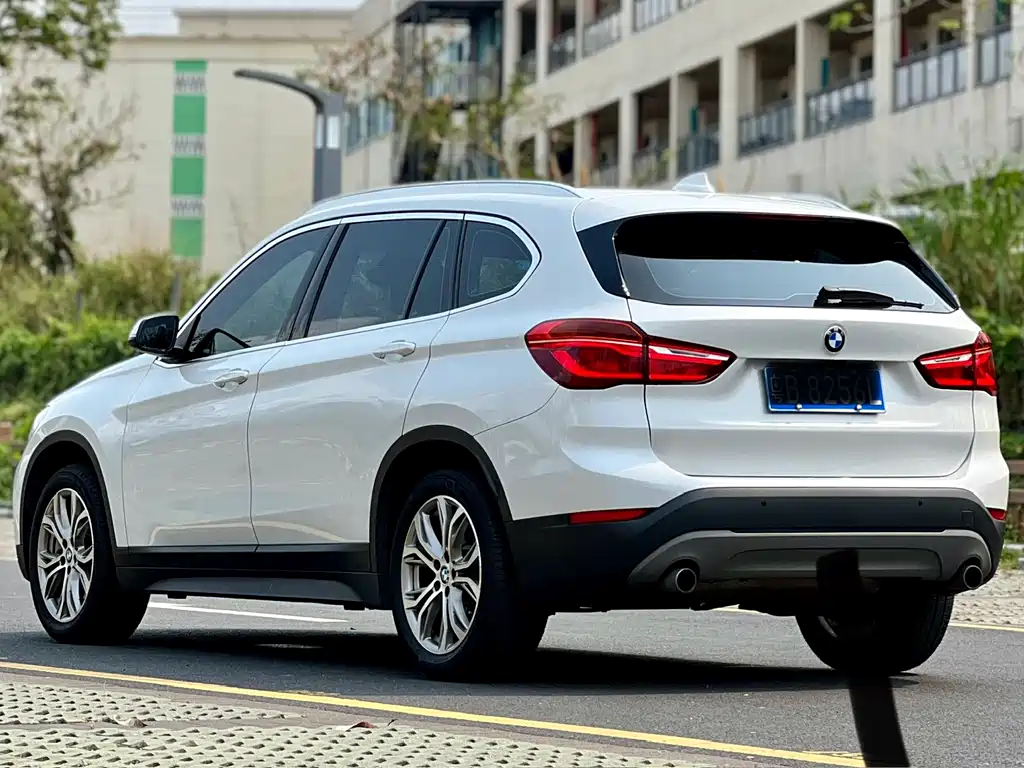 BMW X1 2019 sDrive20Li Leading Model купить на сайте DeffCars