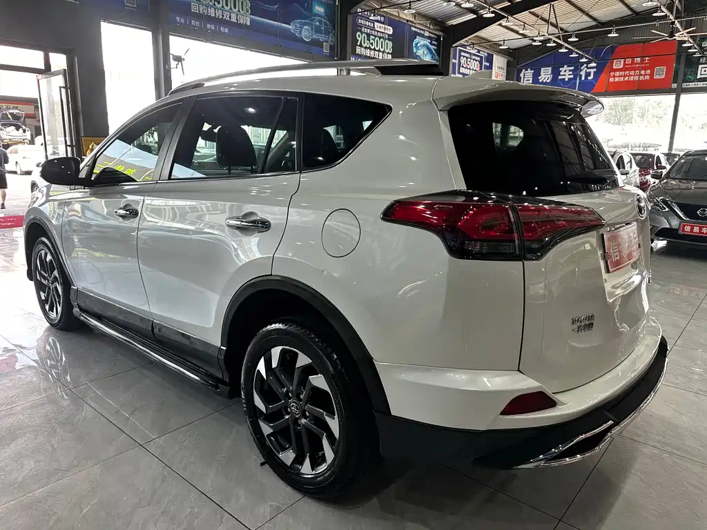 RAV4 Rongfang 2016 2.5L automatic four-wheel drive elite version купить на сайте DeffCars