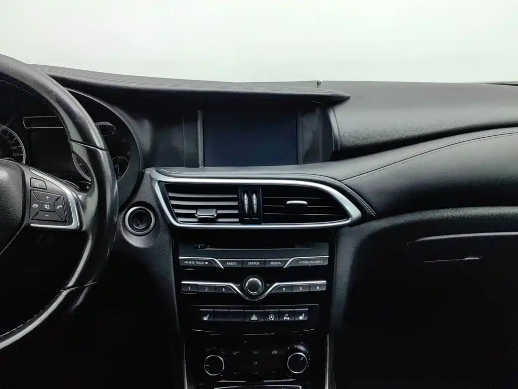 Infiniti QX30 2017 1.6T two-wheel drive fashion version купить на сайте DeffCars