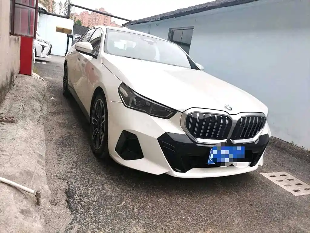 BMW 5 Series Imported 2024 525i M Sports Package купить на сайте DeffCars