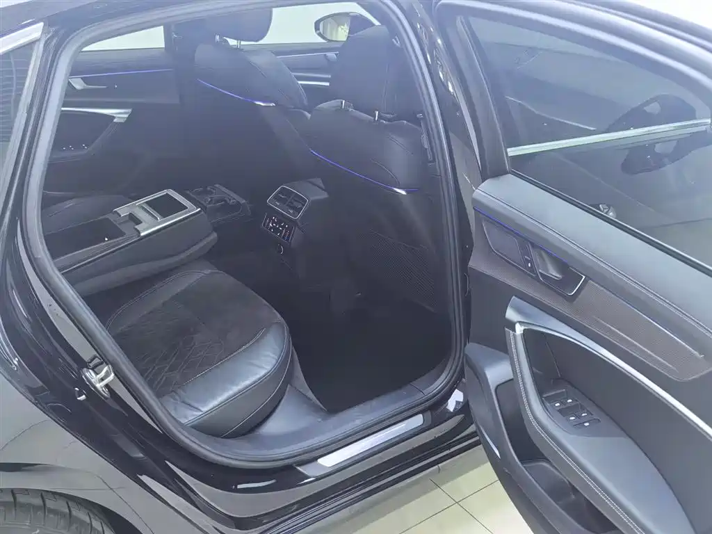 Audi A6L 2021 55 TFSI quattro exclusive dynamic model купить на сайте DeffCars