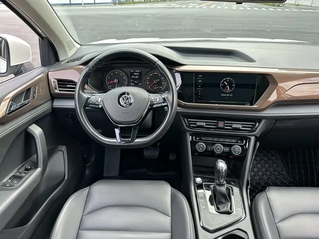 Tuyue 2020 330TSI four-wheel drive luxury version National VI купить на сайте DeffCars