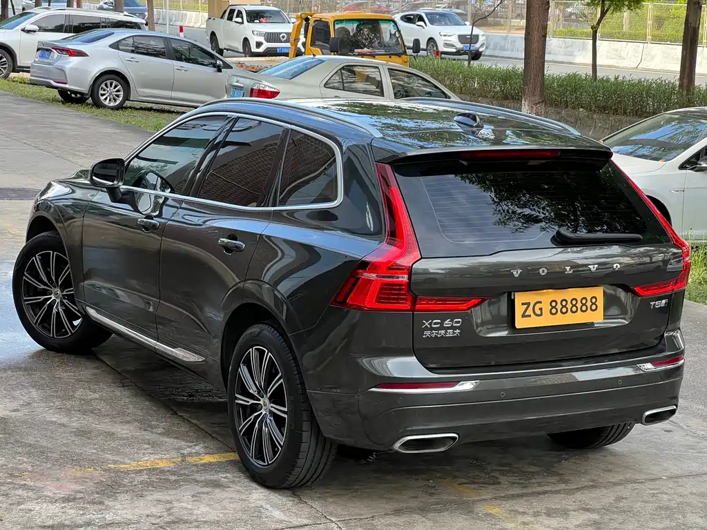 Volvo XC60 2020 T5 four-wheel drive Zhiyuan Deluxe Edition купить на сайте DeffCars