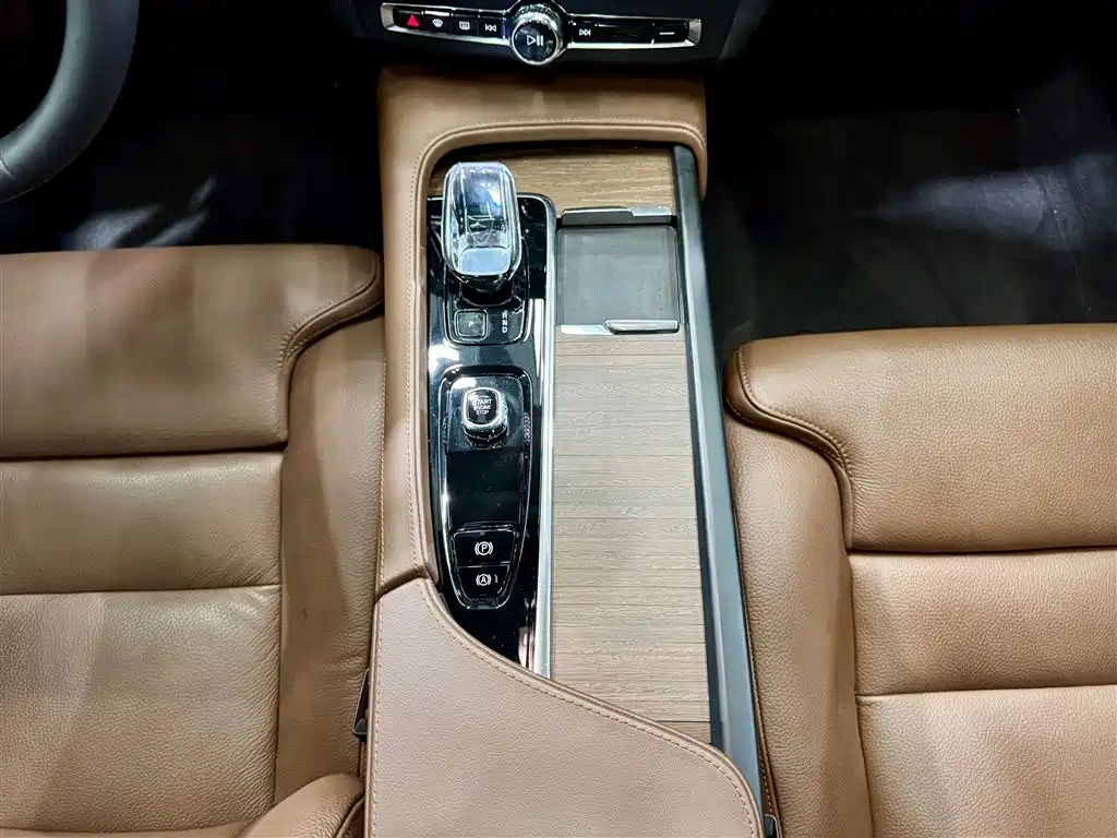 Volvo S90 2024 B5 Zhiyuan Luxury Edition купить на сайте DeffCars