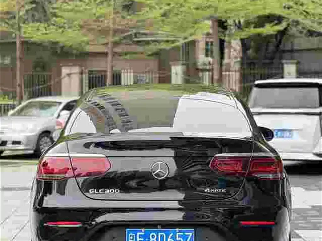 Mercedes-Benz GLC Coupe 2020 GLC 300 4MATIC Coupe SUV купить на сайте DeffCars