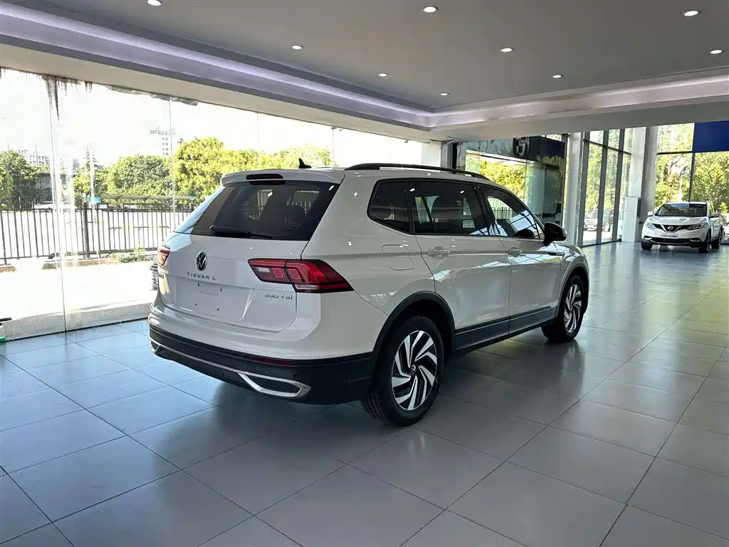 Tiguan L 2022 330TSI automatic two-wheel drive comfort version купить на сайте DeffCars