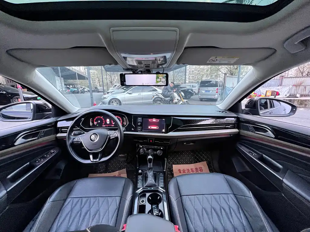 Passat 2019 330TSI Deluxe Edition National VI купить на сайте DeffCars