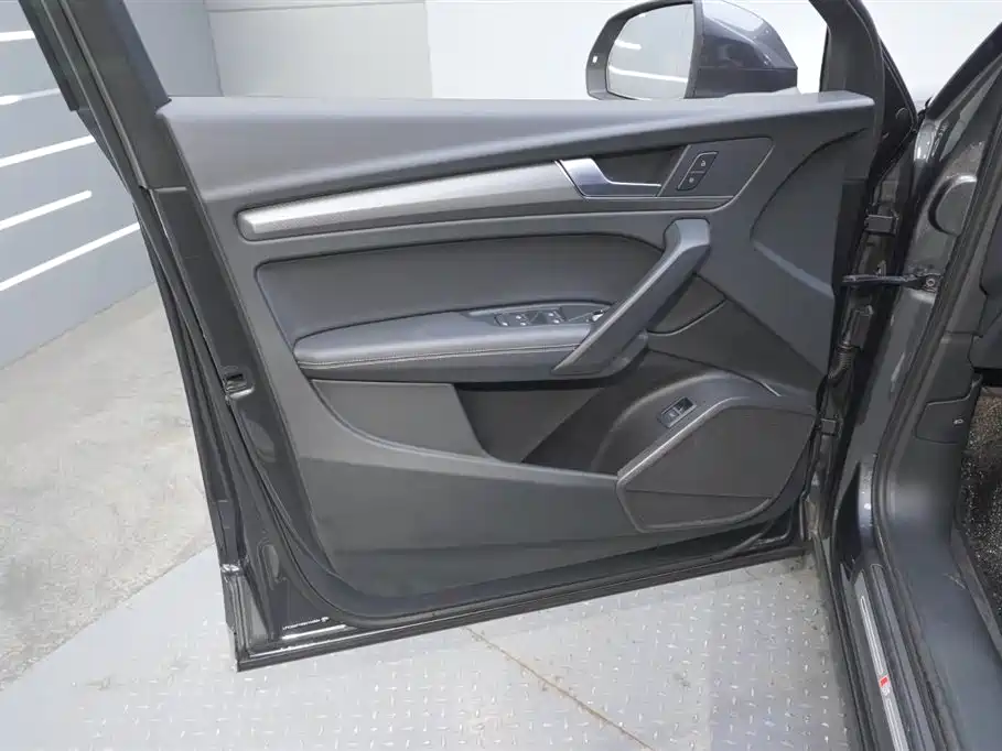 Audi Q5L 2022 facelift 40T luxury and dynamic model купить на сайте DeffCars