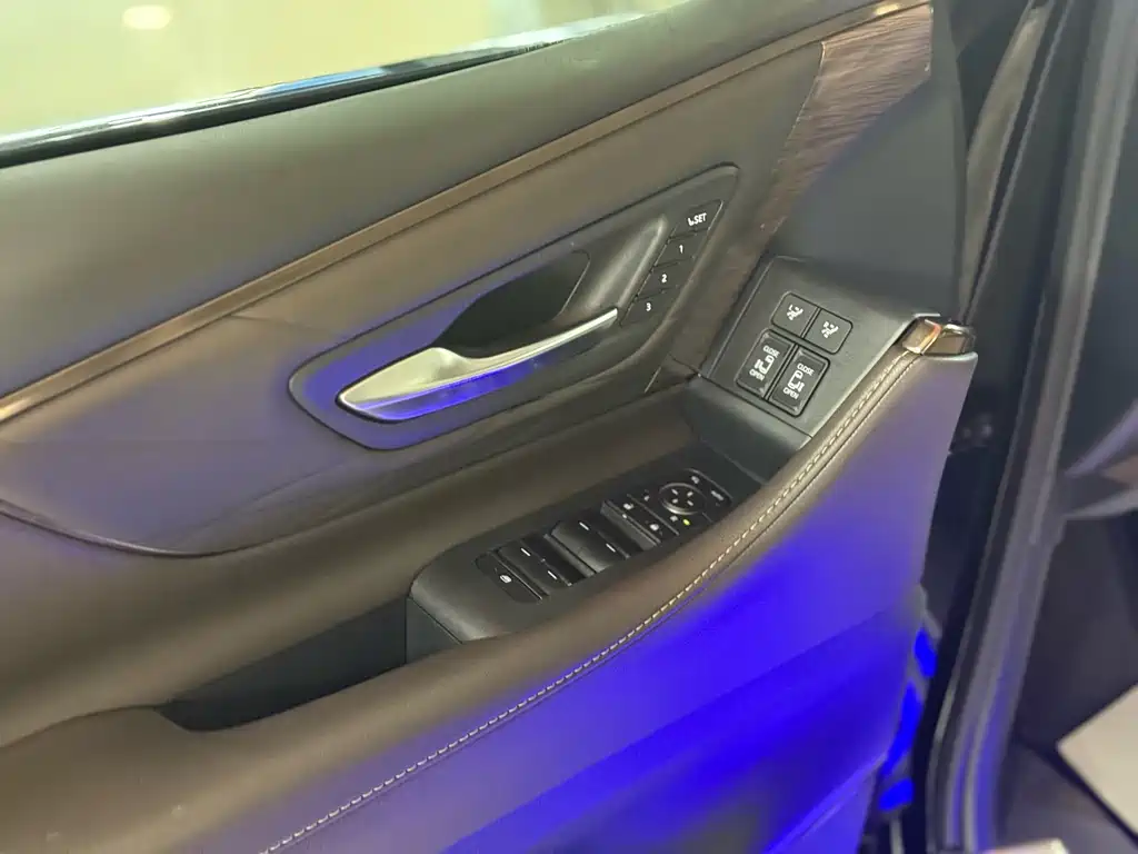 Wilfa 2024 Crown Dual Engine 2.5L Supreme Executive Edition купить на сайте DeffCars