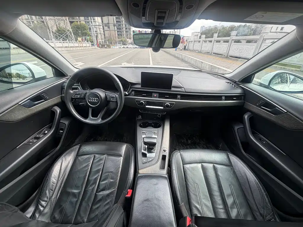 Audi A4L 2017 40 TFSI Fashion купить на сайте DeffCars