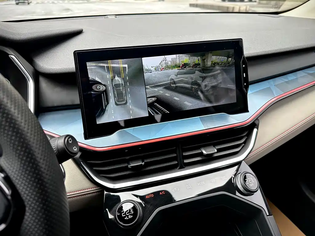 Lynk & Co 06 2020 1.5T Yao Halo купить на сайте DeffCars