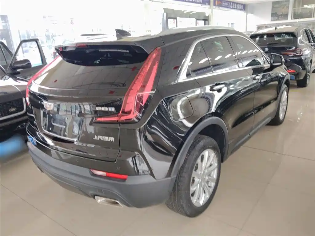 Cadillac XT4 2022 28T two-wheel drive fashion model купить на сайте DeffCars