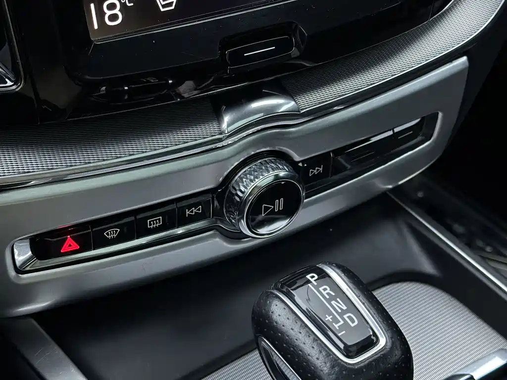 Volvo XC60 2018 T5 four-wheel drive Zhiya Sports Edition купить на сайте DeffCars