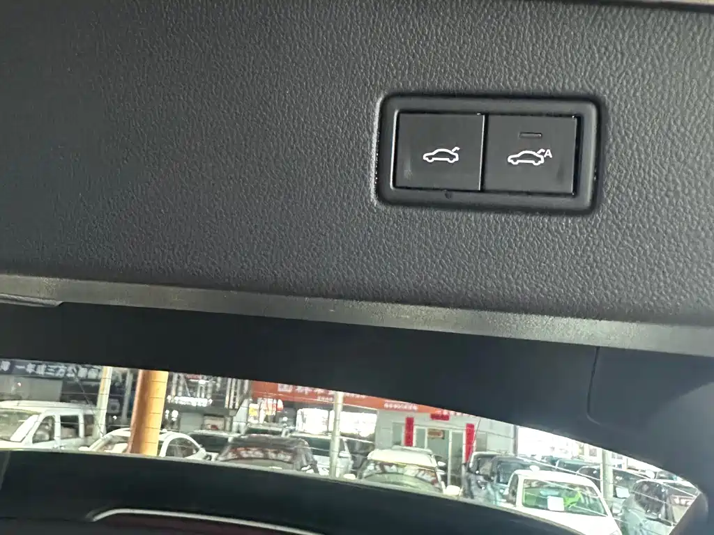 Tiguan L 2021 330TSI automatic two-wheel drive R-Line version купить на сайте DeffCars
