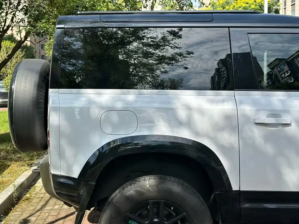 Land Rover Defender 2021 90 P400 Classic Reissue купить на сайте DeffCars