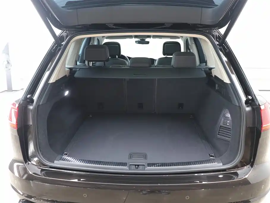 Touareg 2022 3.0TSI Ruixiang Edition Classic Sports Package купить на сайте DeffCars