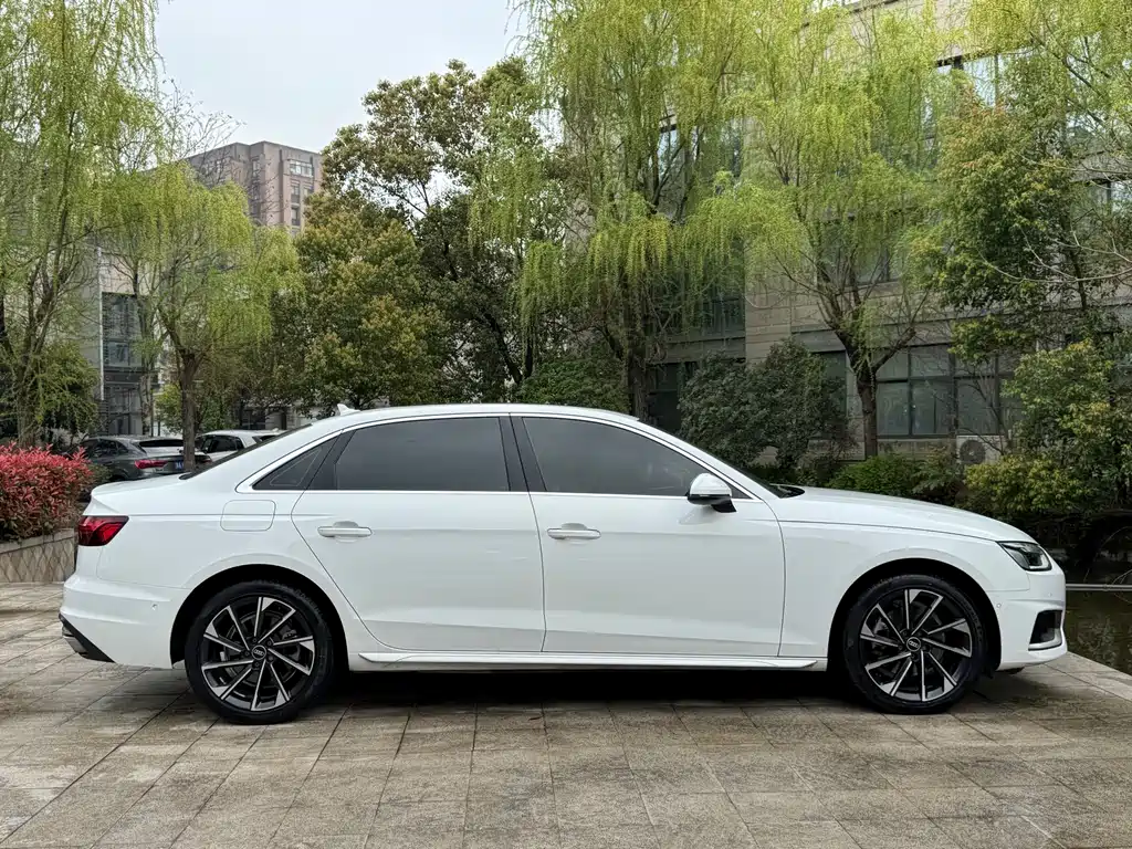 Audi A4L 2022 40 TFSI luxury and elegant model купить на сайте DeffCars