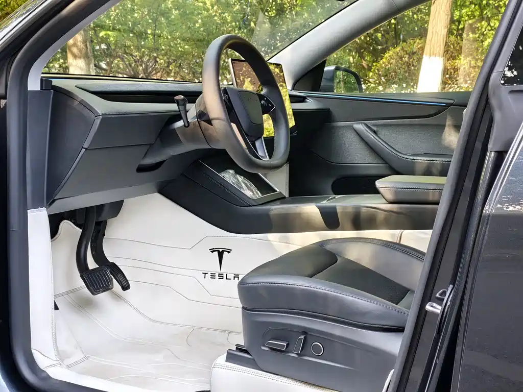 Model Y 2025 rear-wheel drive first edition купить на сайте DeffCars
