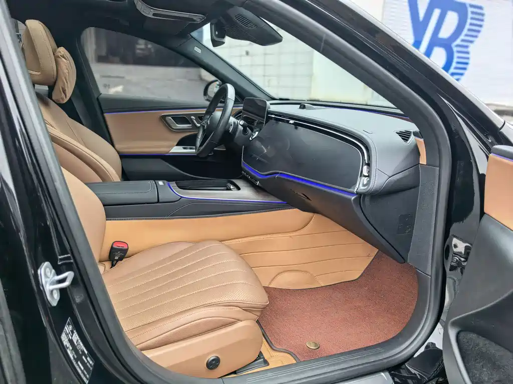 Mercedes-Benz E-Class 2024 E 300 L Luxury Model купить на сайте DeffCars