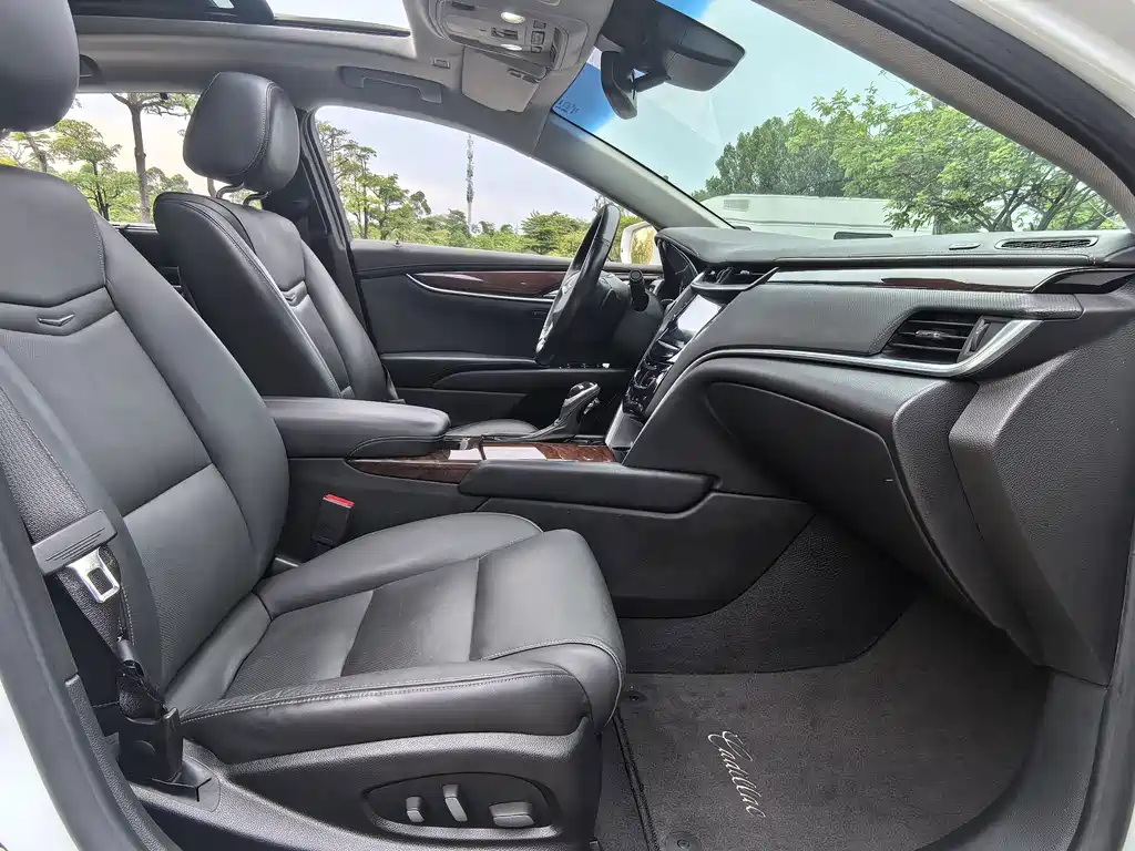 Cadillac XTS 2017 28T luxury model купить на сайте DeffCars