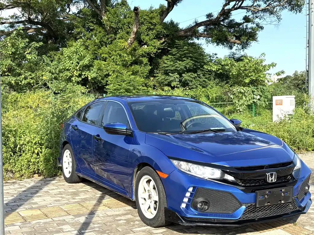 Civic 2019 220TURBO CVT Dynamic Edition National V купить на сайте DeffCars