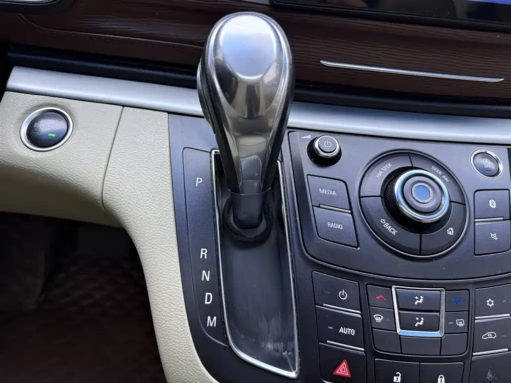 Buick GL8 2018 28T luxury model National VI купить на сайте DeffCars