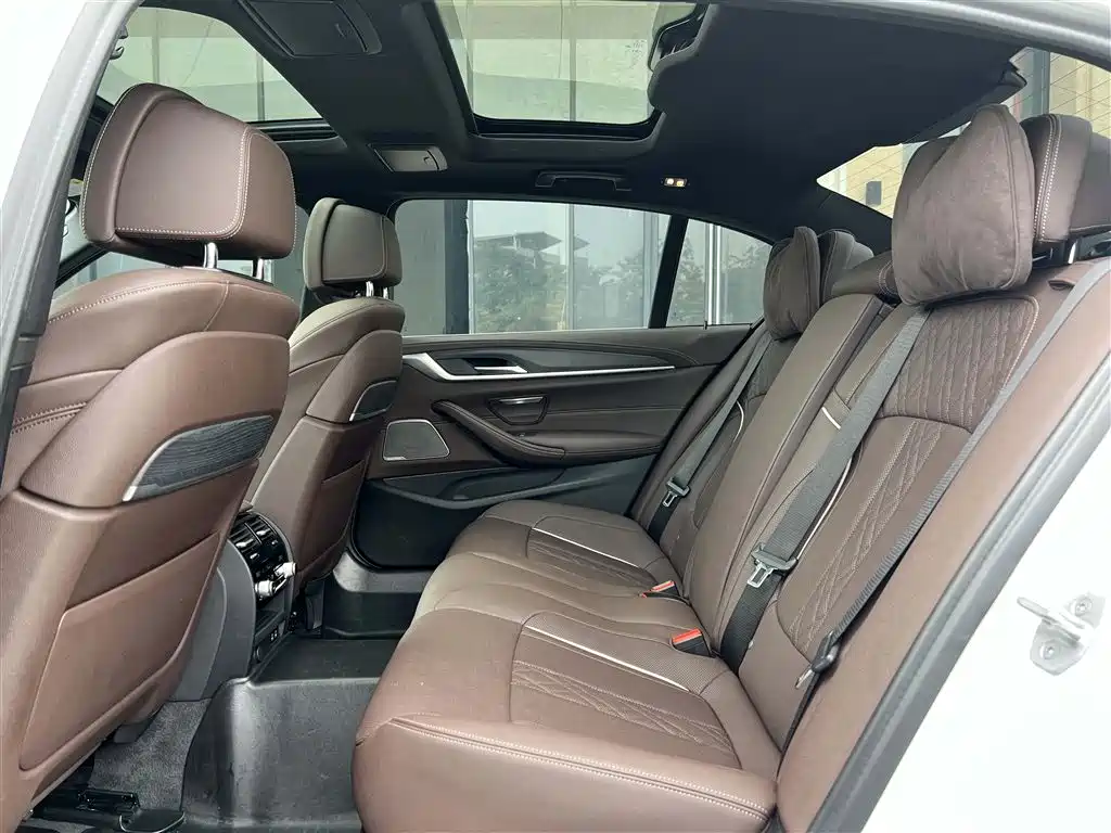 BMW 5 Series 2022 Facelift 2 530Li Exclusive M Sports Package купить на сайте DeffCars