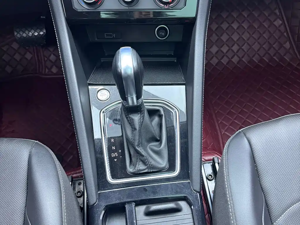 Jetta VS7 2023 280TSI automatic high-gloss enjoyment version купить на сайте DeffCars