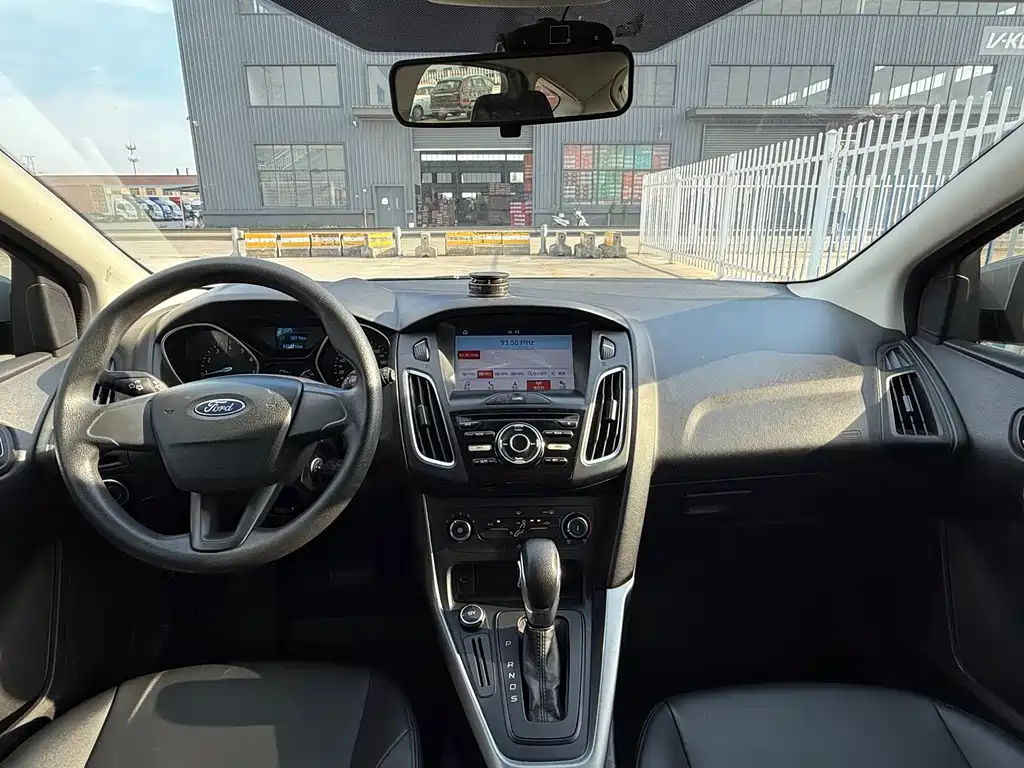 Focus 2018 hatchback classic 1.6L automatic comfort smart mobility version купить на сайте DeffCars